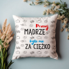 PODUSZKA ŚMIESZNY PREZENT PRACA PRACUJ MĄDRZE - NIE ZA CIĘŻKO